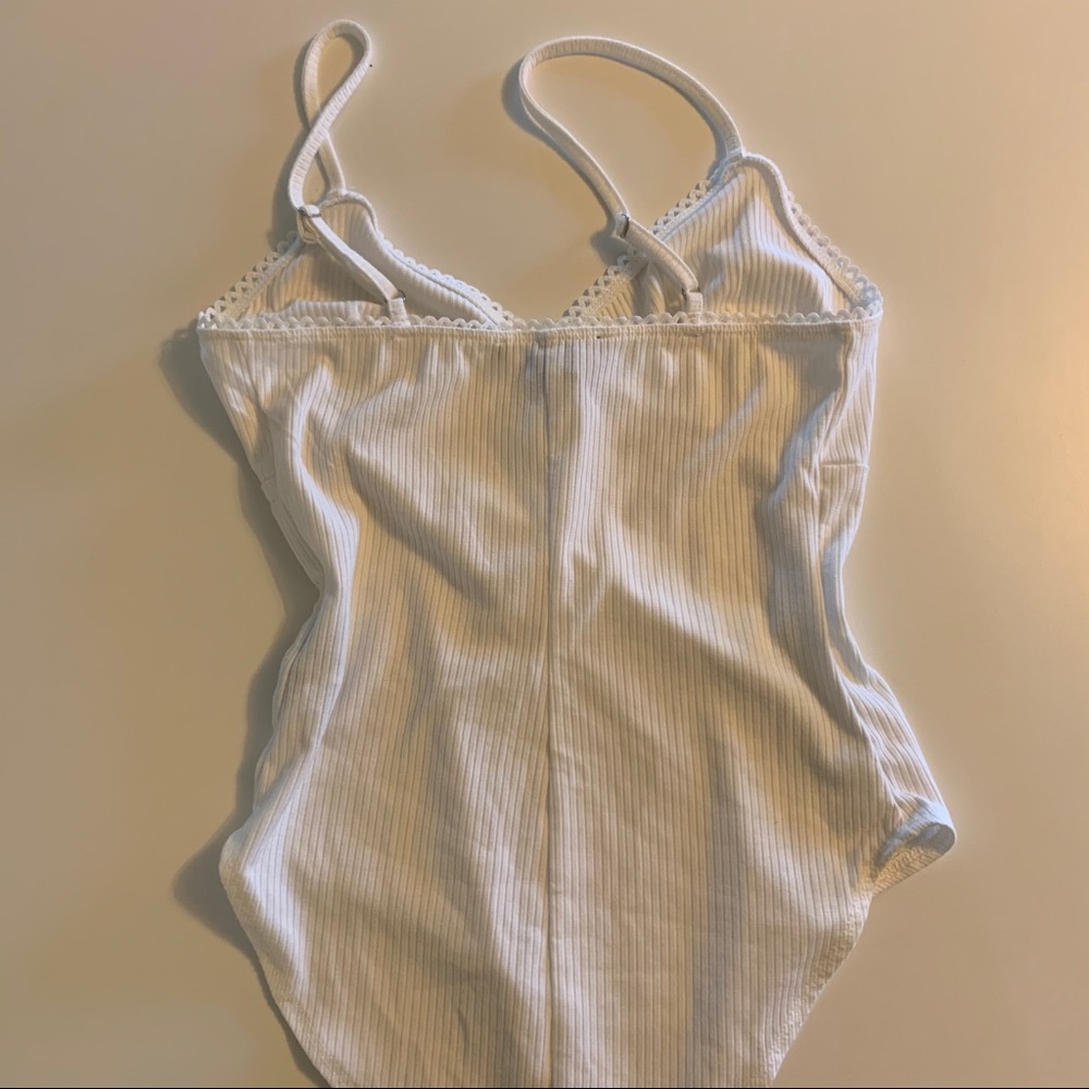 WHITE BODYSUIT - Picture 3 of 3